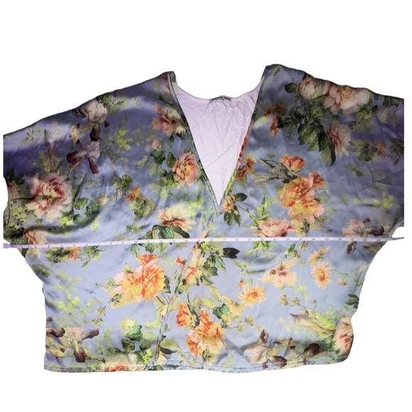 Short sleeved open front shirt - Picture 2 of 6